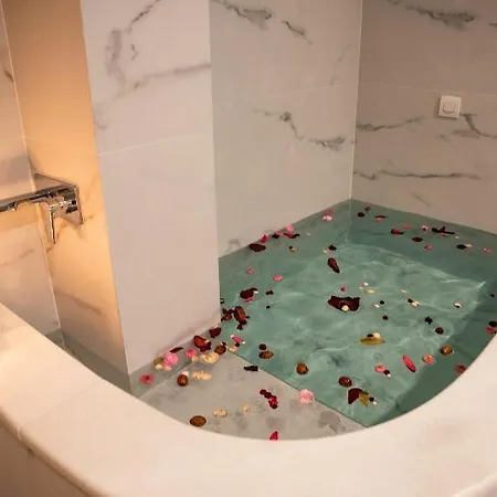 Lagaria Luxury