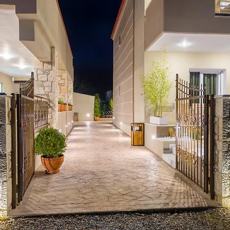 Lagaria Luxury *