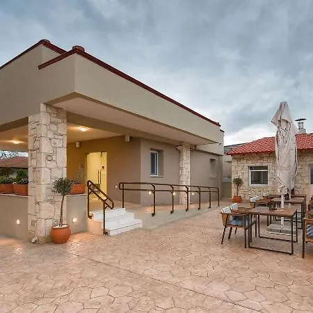 Lagaria Luxury