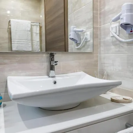 Lagaria Luxury