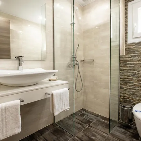 Lagaria Luxury & *