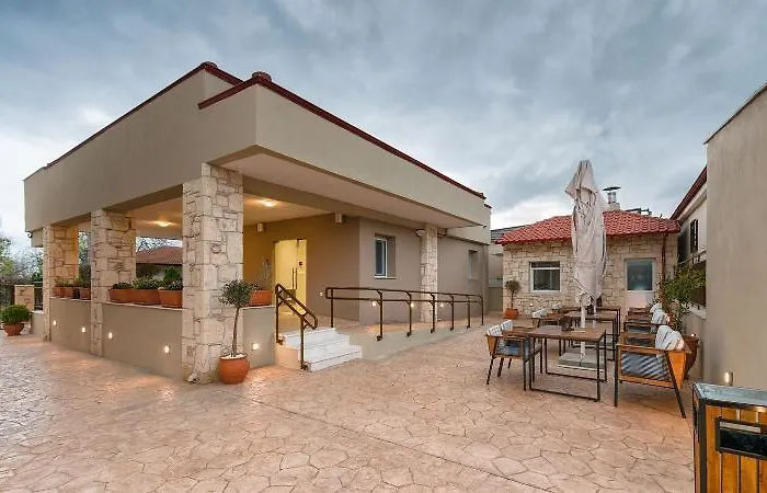 Lagaria Luxury